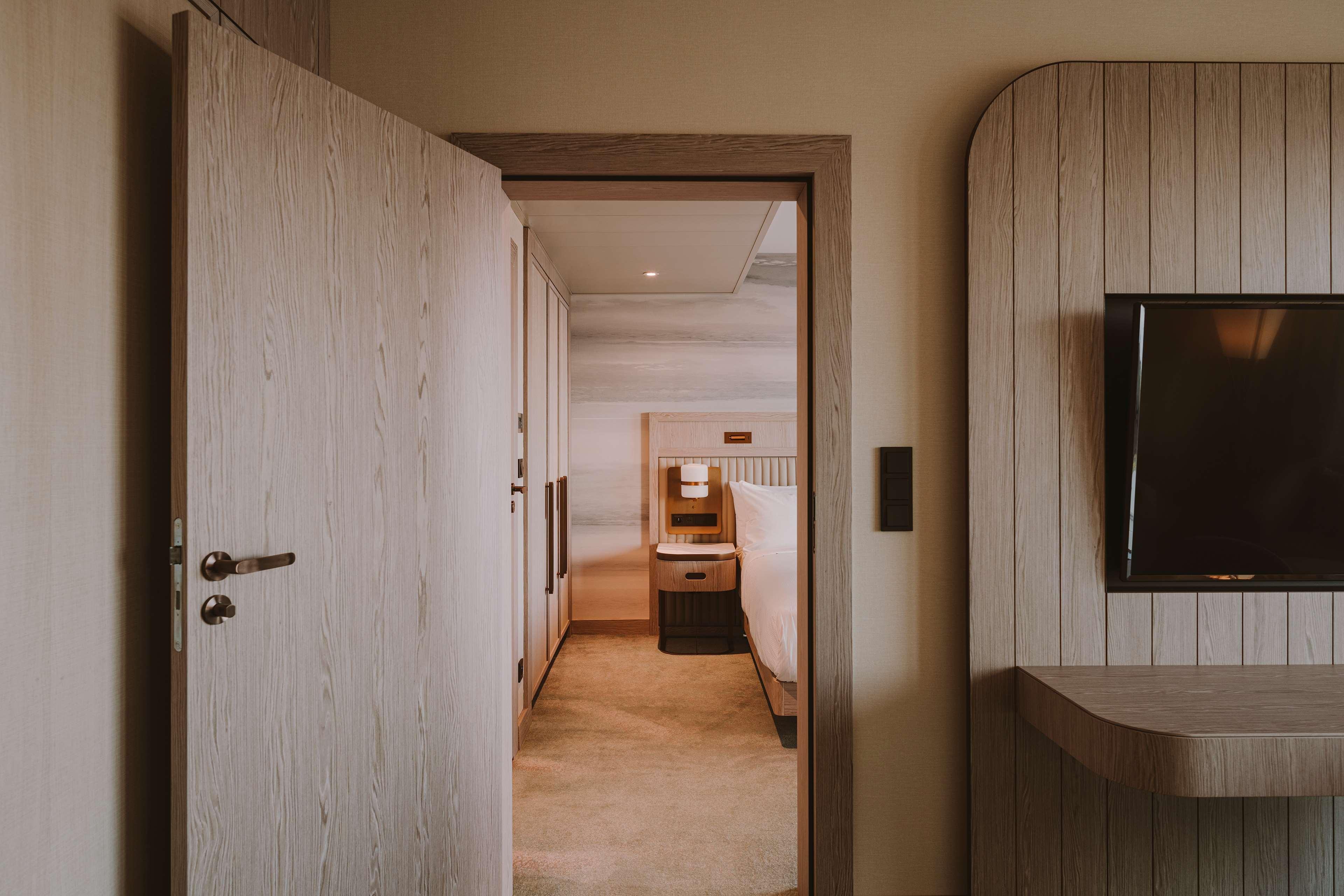 Курортний комплекс Hilton And 5*
