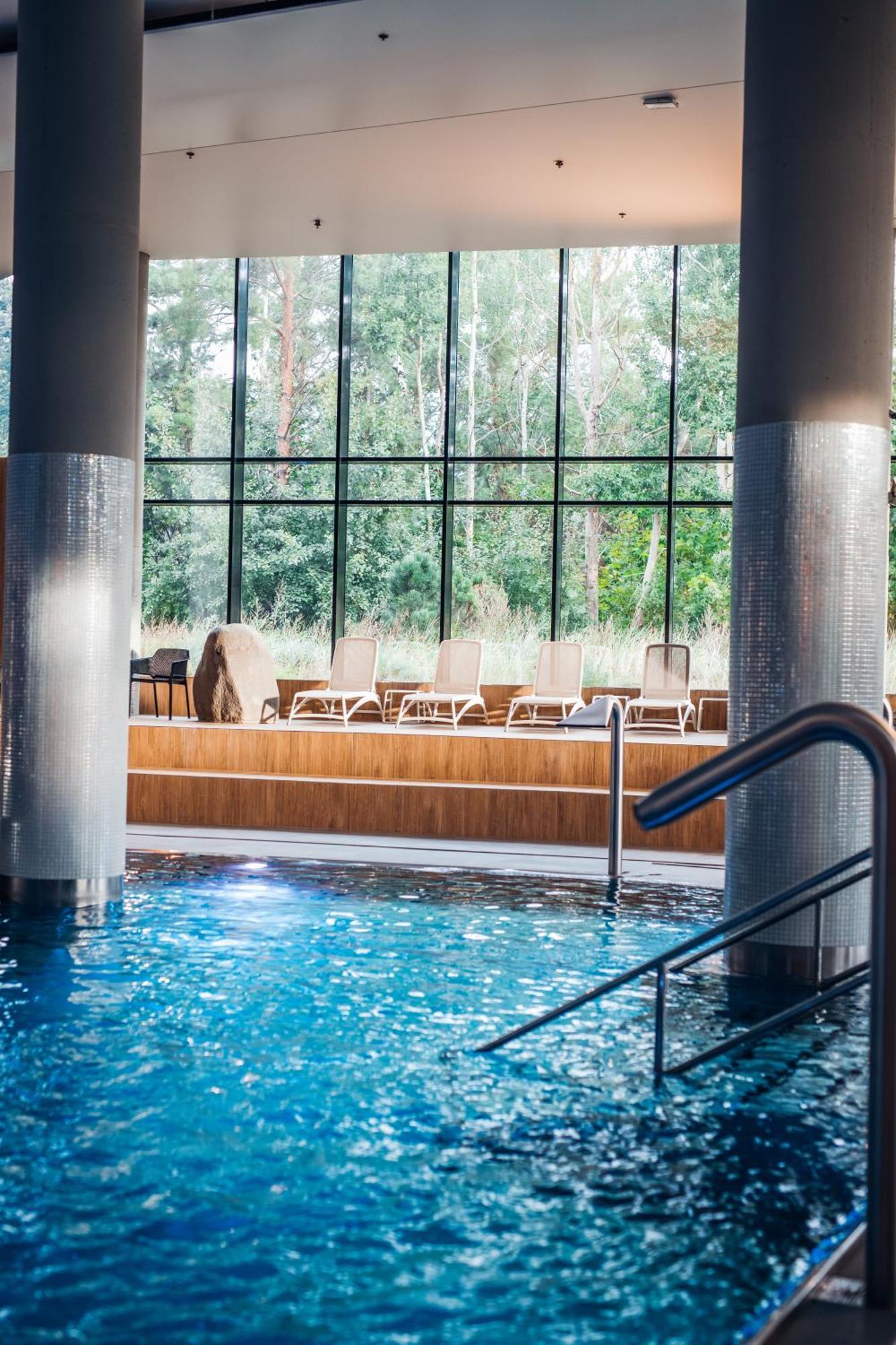 Курортний комплекс Hilton And